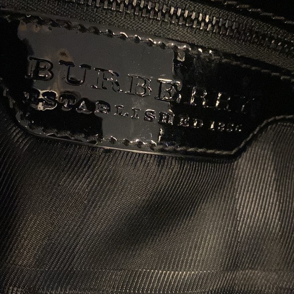 Burberry Lowry - Picture 3 of 3